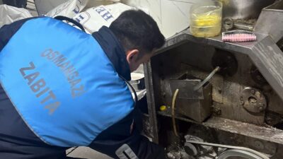 Osmangazi Belediyesi Zabıta Müdürlüğü ekipleri, hijyenik olmayan koşullarda yufka ve