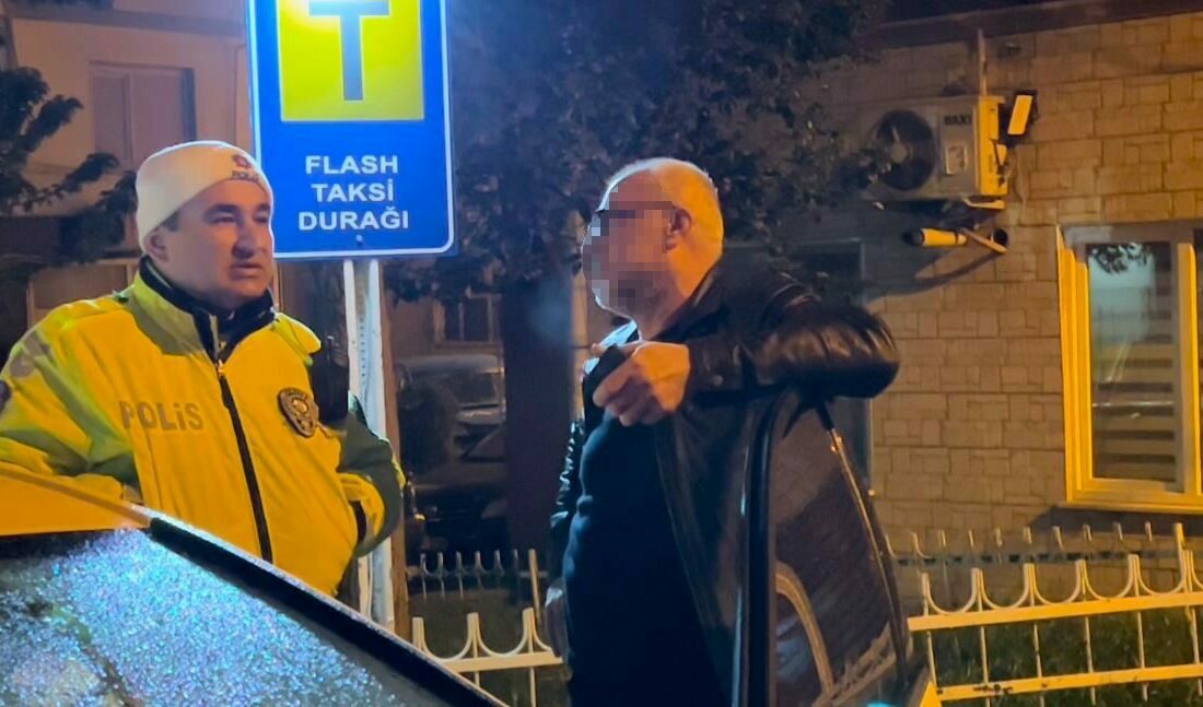 Alkollü sürücü ehliyeti kaptırınca “Daha şimdi içtim ne çabuk çıktı” diye isyan etti Bursa’da alkol uygulaması yapan trafik ekiplerinin çevirdiği aracın sürücüsü alkollü