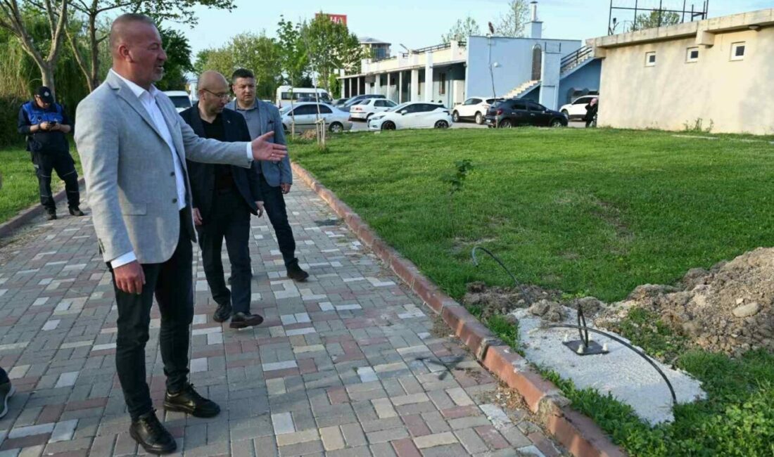 Atatürk Kültür Parkı aydınlatılıyor Karacabey Belediyesi, vatandaşların yoğun şekilde kullandığı Atatürk Kültür Parkı’nda kapsamlı