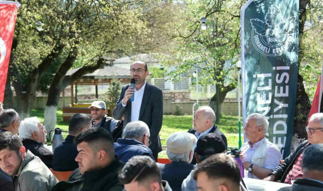 Orhaneli Belediye Başkanı Ali Osman Tayır, 300 Evler Mahallesi’nde kahvaltı