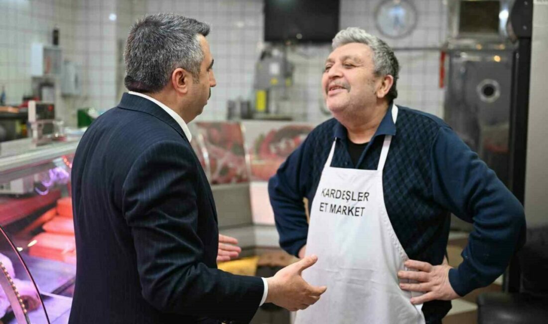 Bursa’da Yıldırım Belediye Başkanı Oktay Yılmaz, Şükraniye Mahallesi sakinleri ile