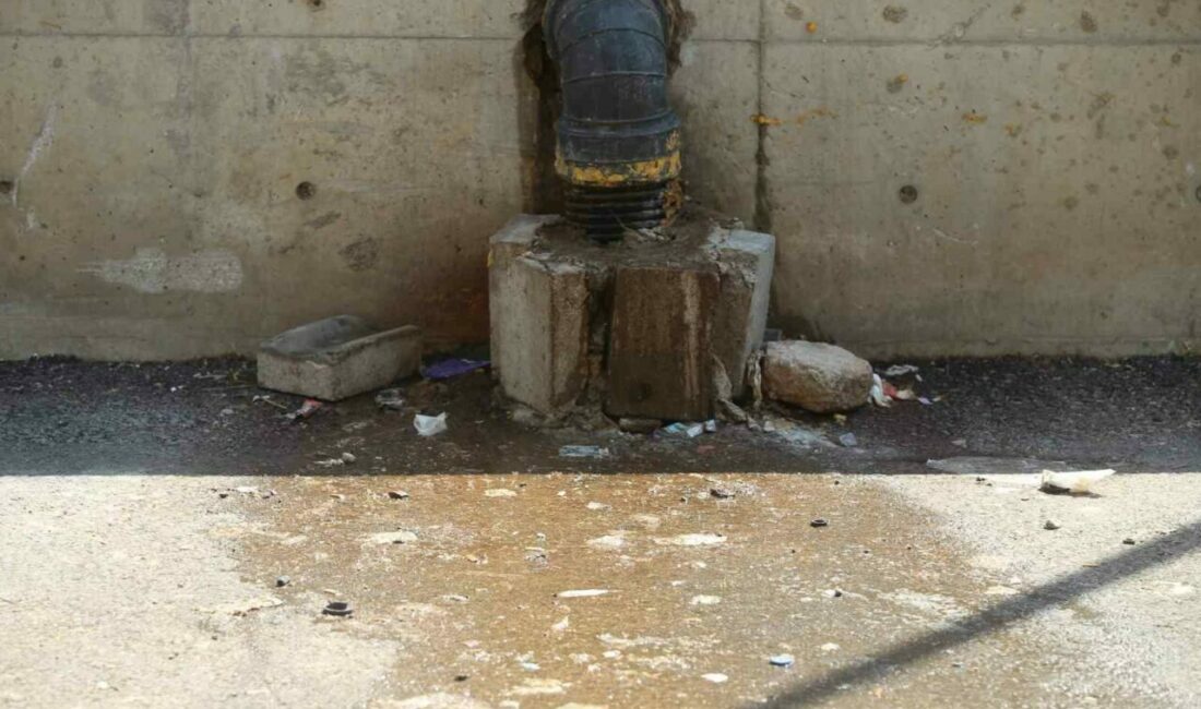 Bursa’nın Osmangazi ilçesinde bulunan bir benzinliğin açıkta bulunan foseptik hortumu