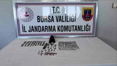 Bursa’nın Gemlik ilçesinde bir araçta yapılan aramada 226 adet sikke