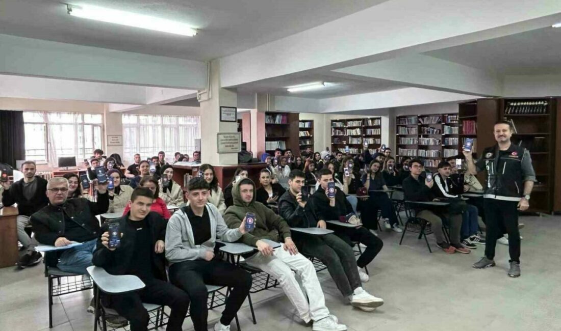 Bursa’da 5 bin 35 kişiye narko eğitim Bursa Narkotik Şube Müdürlüğü tarafından “En İyi Narkotik Polisi Anne”,