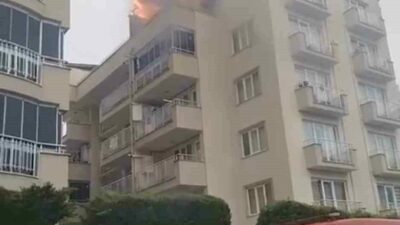 Bursa’da bir binanın çatı katında çıkan yangın itfaiye ekiplerince söndürüldü.