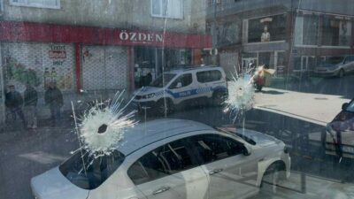Bursa’da sabah saatlerinde motosikletle geldiği iddia edilen bir şüpheli, kıraathaneye
