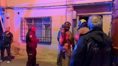 Bursa’nın Osmangazi ilçesine bağlı Zafer Mahallesi’nde, 2 katlı bir evde
