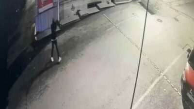 Bursa’da bir iş yerini hedef alan silahlı saldırgan, etrafı kolaçan