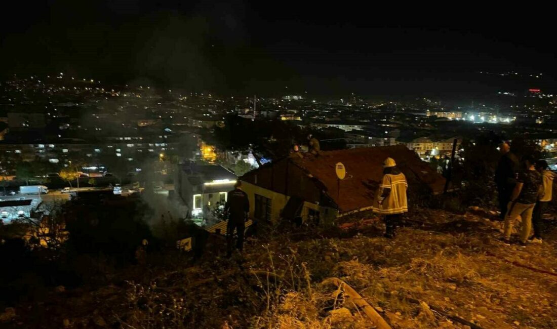 Bursa’da korkutan odunluk yangını Bursa’nın Gemlik ilçesinde odunlukta meydana gelen yangın mahallede paniğe neden