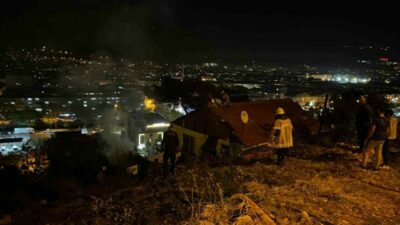 Bursa’nın Gemlik ilçesinde odunlukta meydana gelen yangın mahallede paniğe neden
