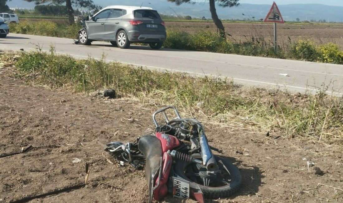 Bursa’da motosiklet ile otomobil çarpıştı: 1 ölü Bursa’nın Karacabey ilçesinde motosiklet ile otomobil kafa kafaya çarpıştı. Yaşanan