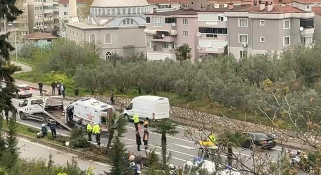 Bursa’da vaka yetiştirmek üzere üzere yola çıkan 112 ambulansı kontrolden
