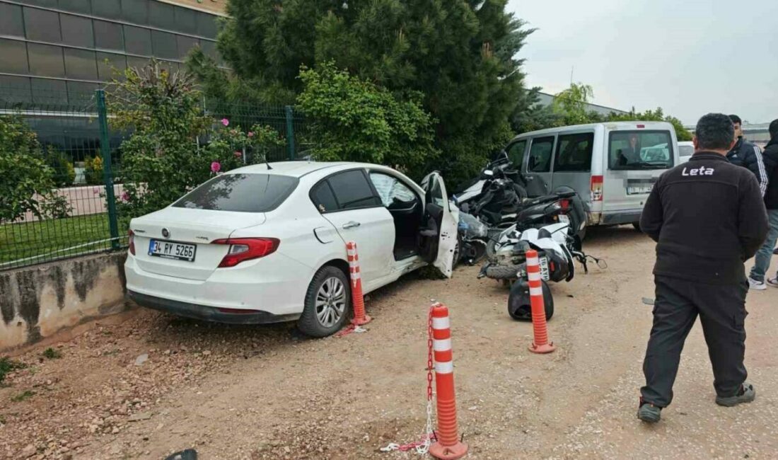 Bursa’da zincirleme kaza: 4 yaralı Bursa’nın İnegöl ilçesinde 3 otomobil ile 5 motosikletin karıştığı kazada