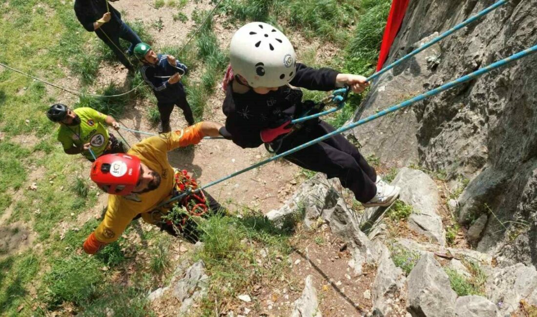 Bursalı küçük dağcılar doğayla buluştu Bursa’da minik dağcılar, 23 Nisan Ulusal Egemenlik ve Çocuk Bayramında