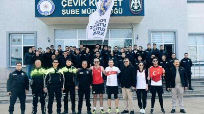 Türk Emniyet Teşkilatı’nın 180. yıldönümü dolayısıyla Bursalı 4 maratoncu, açtıkları