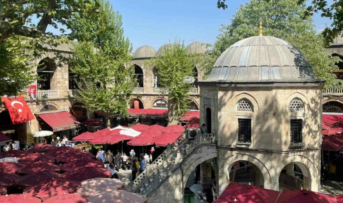 Osmanlı payitahtı Bursa’da yaklaşık 700 yıllık tarihi bulunan, bünyesinde Kapalı Çarşı,