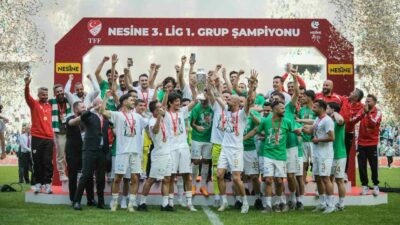TFF 3. Lig 1. Grup’ta şampiyon olan Bursaspor, Bornova 1877