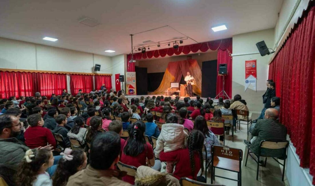 Bursa’yı tiyatro coşkusu sardı Bursa Büyükşehir Belediyesi’nin Bursa Kültür Sanat ve Turizm Vakfı iş