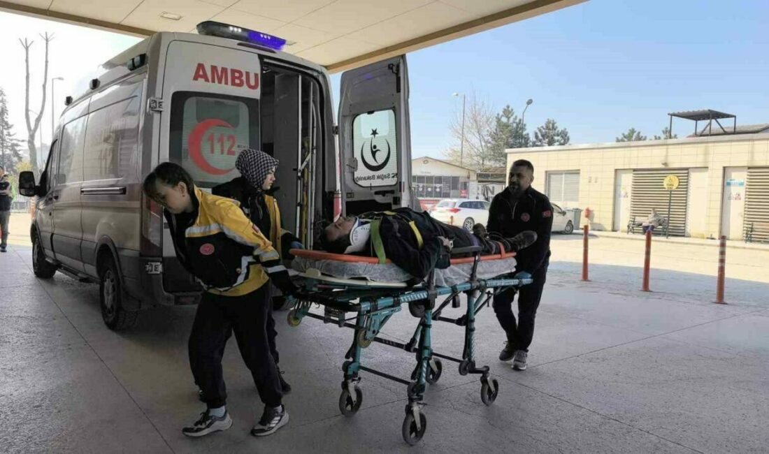 Bursa’nın İnegöl ilçesinde mobilya mağazasında cam takarken dengesini kaybederek 5