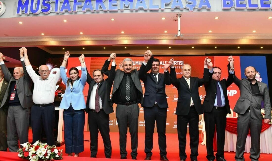 CHP Mustafakemalpaşa İlçe Kongeresi’nde Gökhan Demir güven tazeledi CHP Mustafakemalpaşa İlçe Kongresinde mevcut başkan Gökhan Demir, yeniden başkanlığa