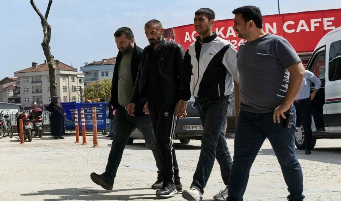 Cinayet ve hırsızlıktan aranan şüpheliler yakalandı Bursa’nın İnegöl ilçesinde tasarlayarak adam öldürme suçundan kesinleşmiş hapis cezası
