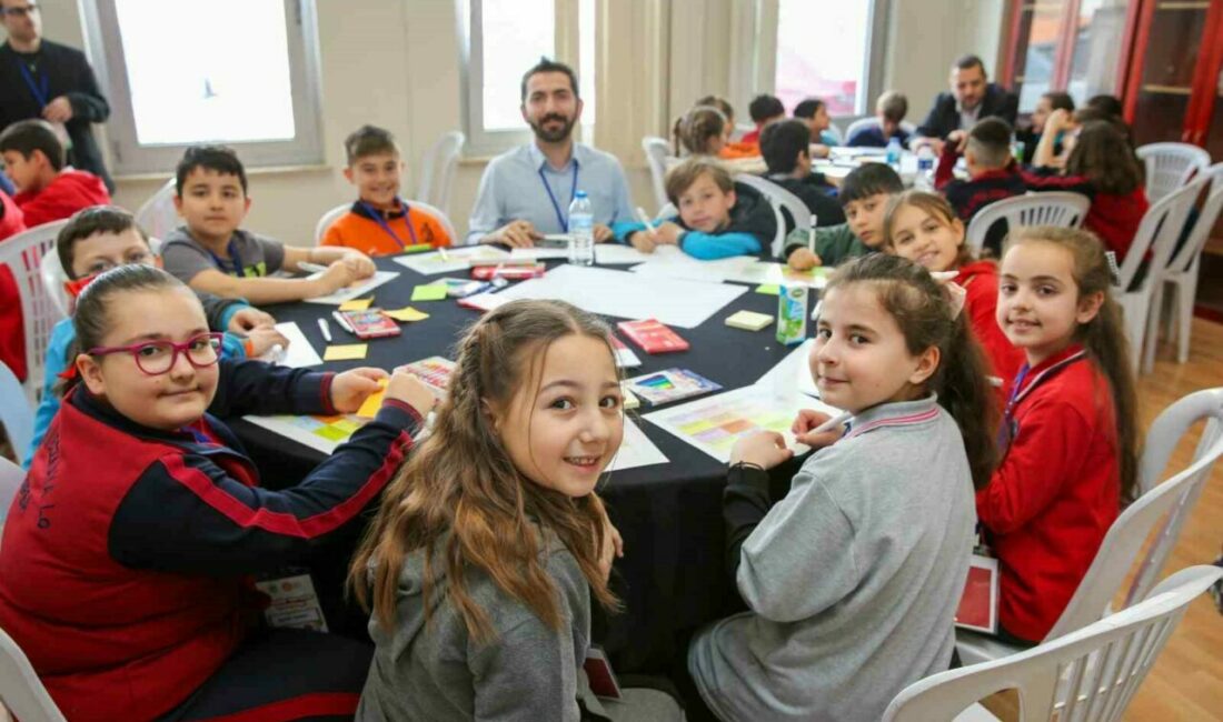 Çocuklar hayal ettikleri Bursa’yı konuştu Bursa Kent Konseyi Çocuk Meclisi’nin düzenlediği ‘Umutlu Yarınlar Çalıştayı’nda, hayal