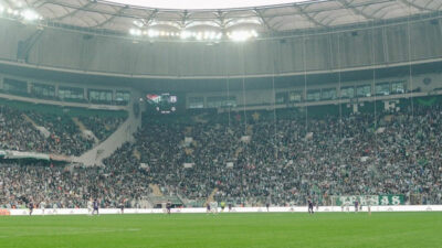 Bursaspor taraftarı kupa töreninin yapılacağı Bornova 1877 maçı için çıkan