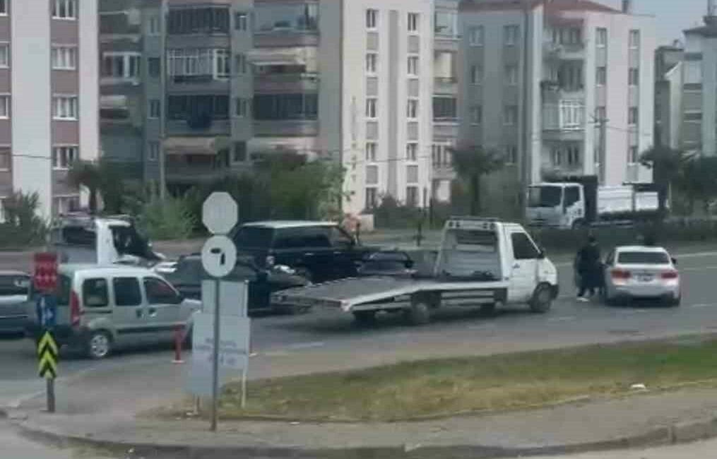 Düğün konvoyuna ceza yağdı: Trafiği kesen 6 sürücüye 35 bin lira ceza Bursa’da düğün konvoyu nedeniyle trafik güvenliğini tehlikeye düşüren araç sürücülerine