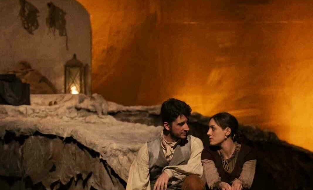 “Dünyanın Bütün İsimleri” son kez izleyici ile buluştu Nilüfer Kent Tiyatrosu’nun sevilen oyunlarından “Dünyanın Bütün İsimleri” üç sezonu