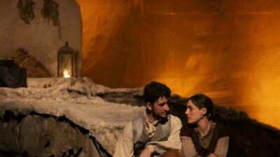 Nilüfer Kent Tiyatrosu’nun sevilen oyunlarından “Dünyanın Bütün İsimleri” üç sezonu
