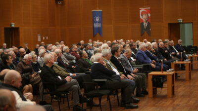 Yapılan toplantıda kulüp üyeliğinde 20 yılını dolduran 44 yeni üyeye