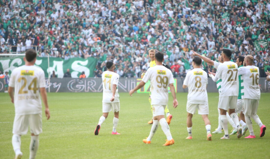 Bitime iki hafta kala şampiyonluğunu ilan eden Bursaspor evindeki son