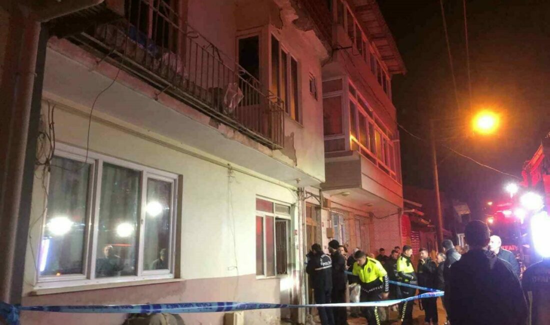 Evde çıkan yangında 3 aylık bebek ve 4 yaşındaki çocuk hayatını kaybetti Bursa’nın Yenişehir ilçesinde bir evde çıkan yangında 3 aylık Sevginur