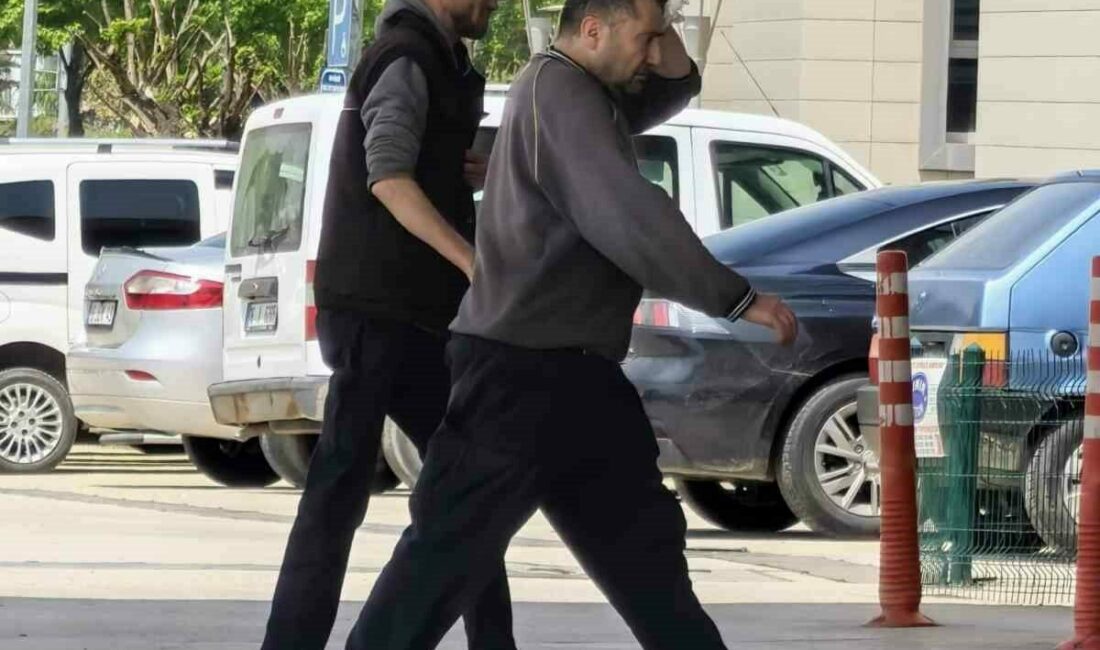 Fabrika işçisinin başına gelmeyen kalmadı Bursa’nın İnegöl ilçesinde faaliyet gösteren bir fabrikada başına demir profil