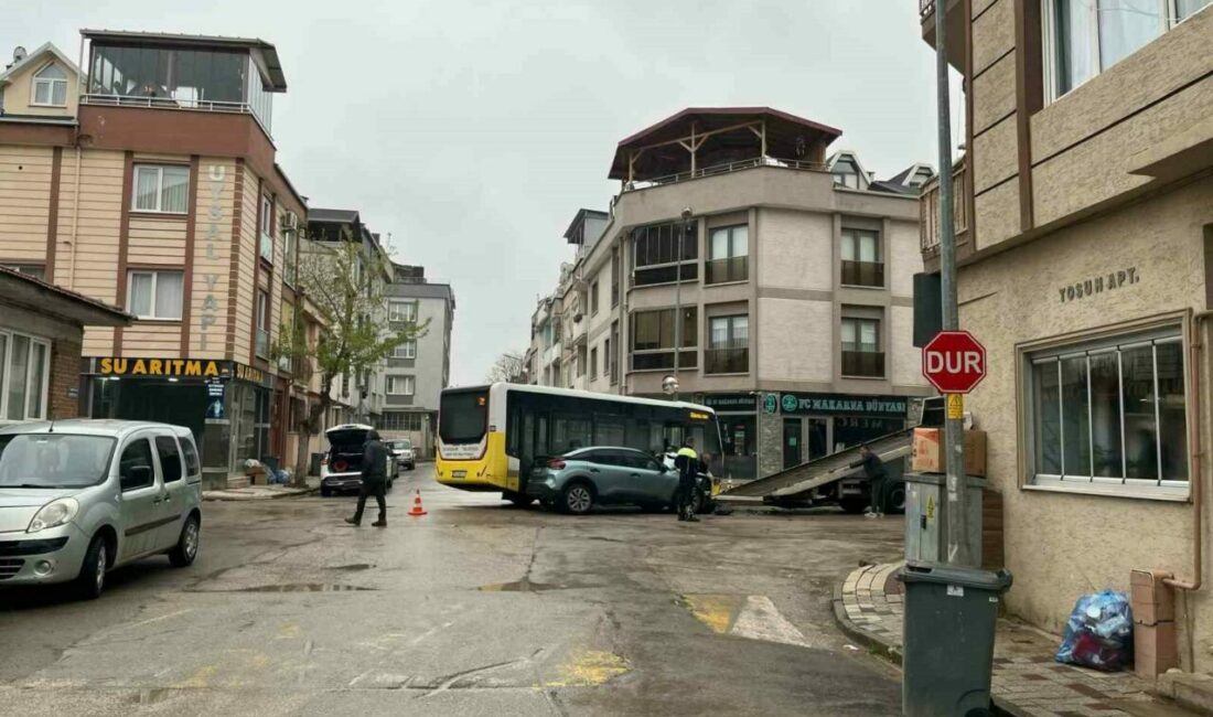 Bursa’nın İnegöl ilçesinde meydana gelen kazada özel halk otobüsü ile