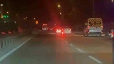 Bursa’da iki otomobil sürücüsünün trafikteki inatlaşması, tehlikeli anlara sahne oldu.