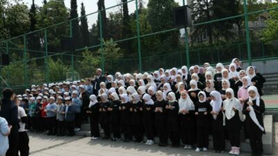 Bursa Merkez Anadolu İmam Hatip Lisesi öğrencileri hem Kur’an-ı Kerim