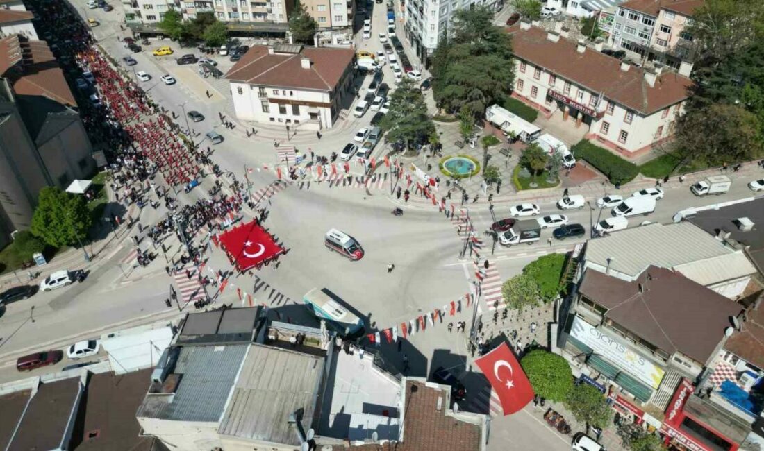 İnegöl’de 23 Nisan çoşkusu sokaklara taştı Türkiye Cumhuriyeti’nin temellerinin atıldığı, Türk milletinin egemenliğini ilan ettiği ve