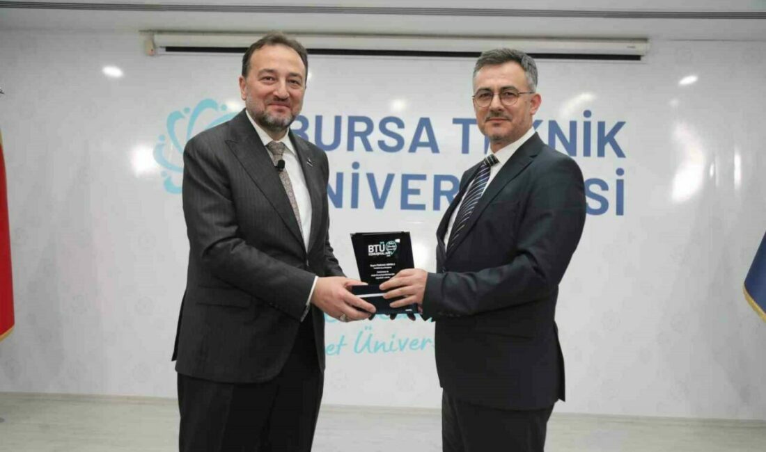 İş dünyasından öğrencilere altın değerinde tavsiyeler Bursa Teknik Üniversitesi öğrencileri, ’BTÜ Konuşmaları’ kapmasında ağırladıkları iş dünyasının