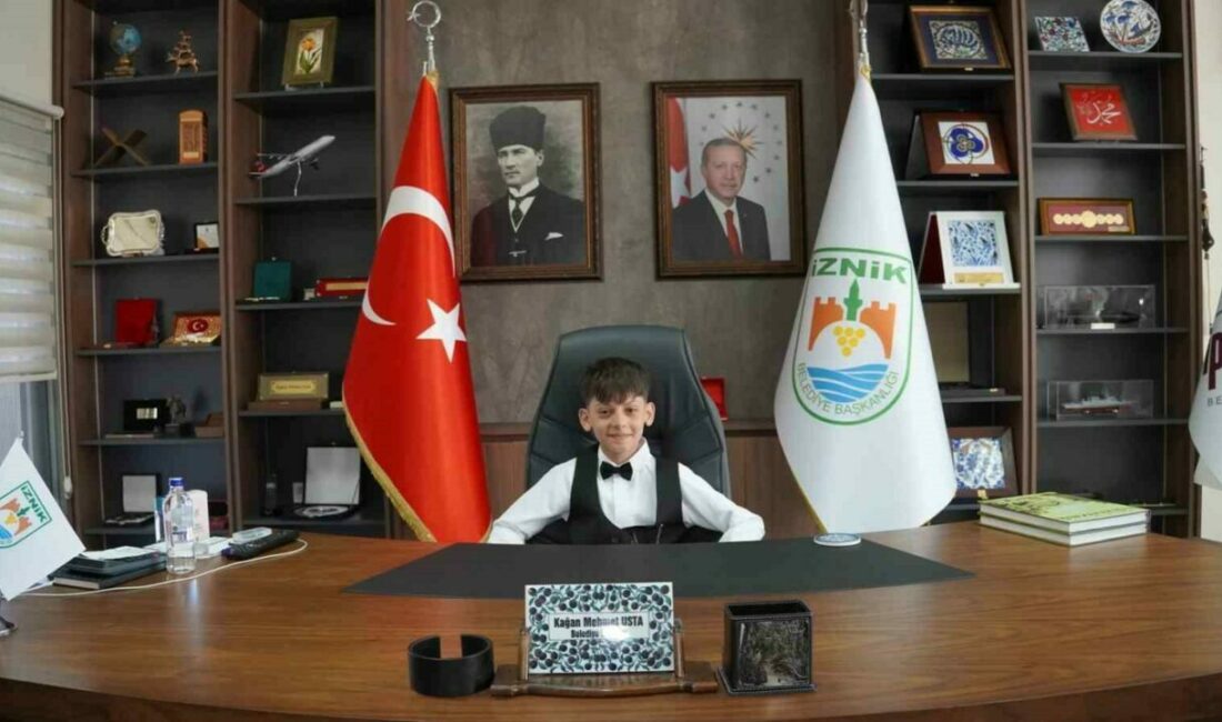 İznik’te 23 Nisan’ın Başkanı Muhammed oldu 23 Nisan Ulusal Egemenlik ve Çocuk Bayramı dolayısıyla İznik Belediye