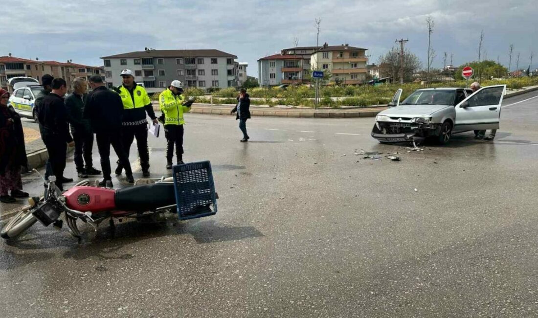 Bursa’nın İznik ilçesinde otomobil ile motosiklet ile çarpıştı. Kazada bir