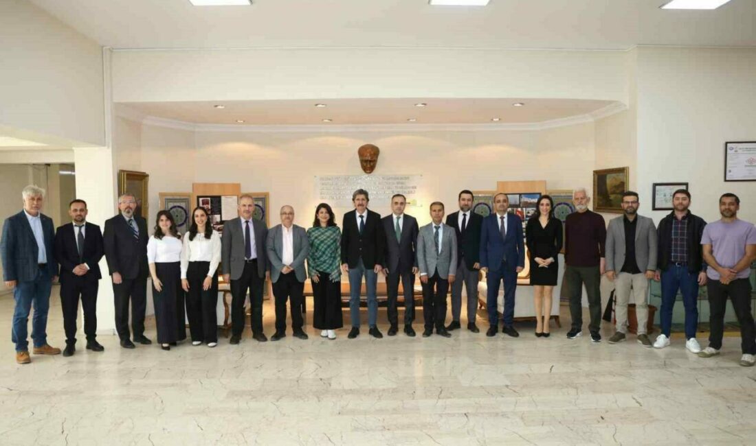 Kalifiye personel ihtiyacını hafifletecek protokol Bursa Uludağ Üniversitesi (BUÜ) ve CademDigital arasında meslek yüksekokulu öğrencileri