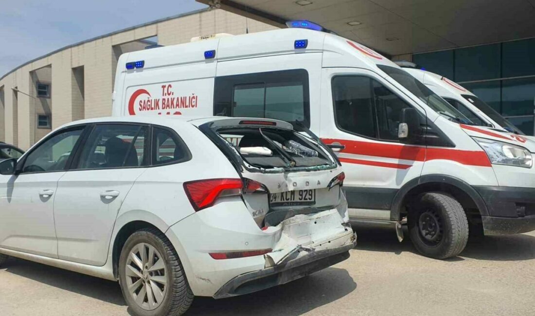 Bursa’nın İnegöl ilçesinde meydana gelen kazada kamyonet ile otomobil çarpıştı.
