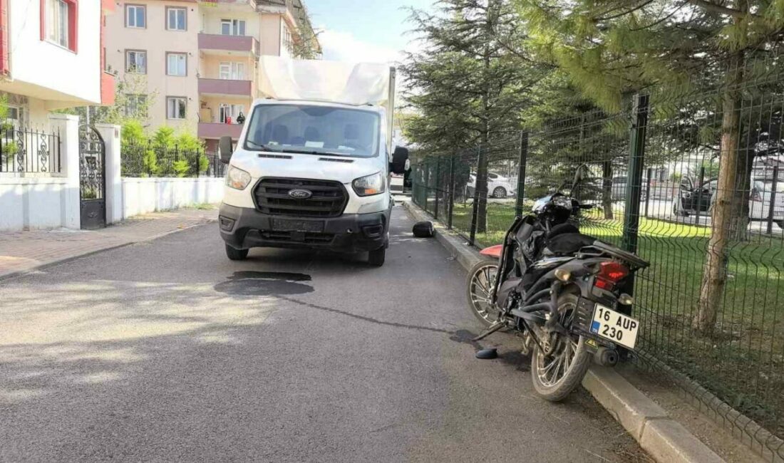 Kamyonetle çarpışan motosiklet sürücüsü ağır yaralandı Bursa’nın İnegöl ilçesinde meydana gelen kazada kamyonet ile çarpışan motosikletin