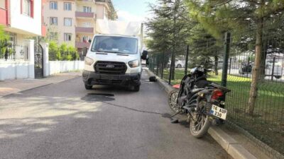 Bursa’nın İnegöl ilçesinde meydana gelen kazada kamyonet ile çarpışan motosikletin