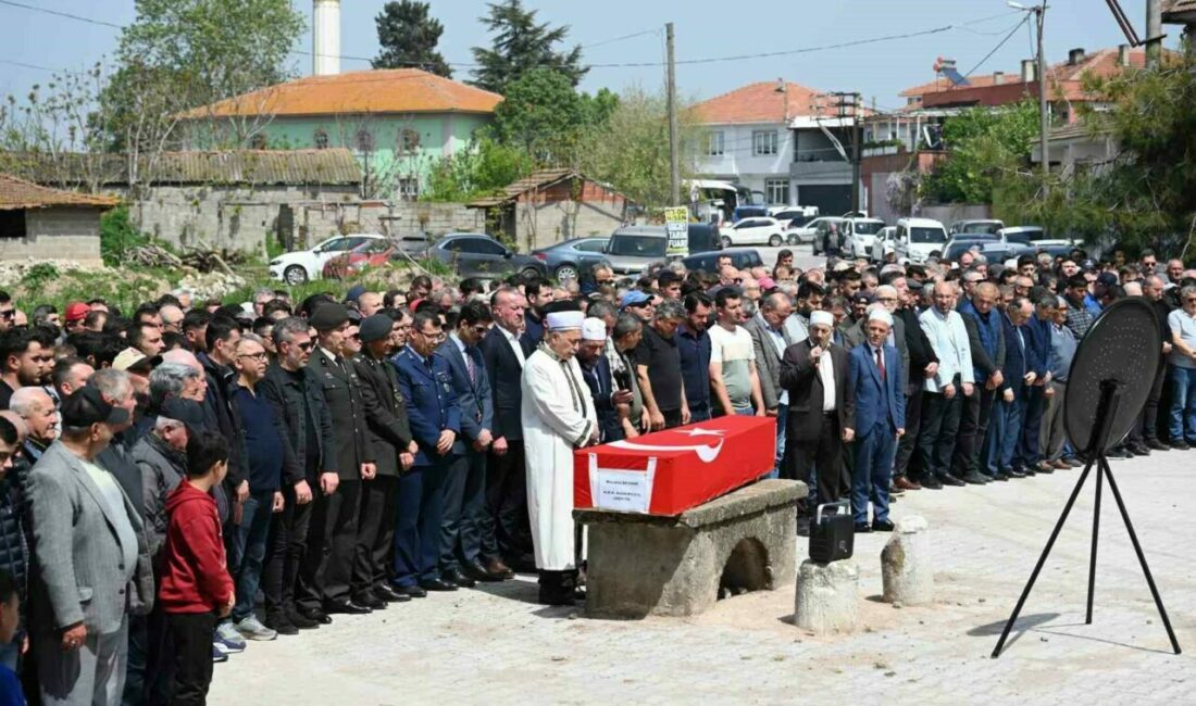 Motosiklet kazasında hayatını kaybeden astsubay son yolculuğuna uğurlandı Siirt’te meydana gelen motosiklet kazasında hayatını kaybeden Astsubay Kıdemli Çavuş