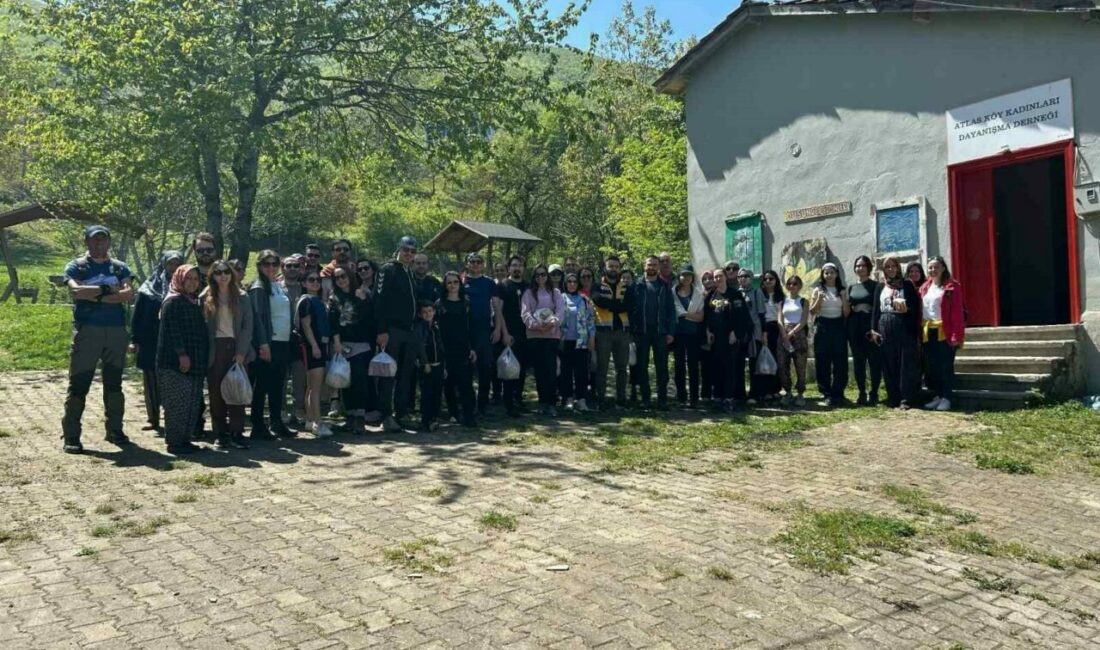 Mysia Yolları’nda baharın tadını çıkardılar Nilüfer Belediyesi’nin düzenlediği etkinlikte bir araya gelen doğa tutkunları, baharın