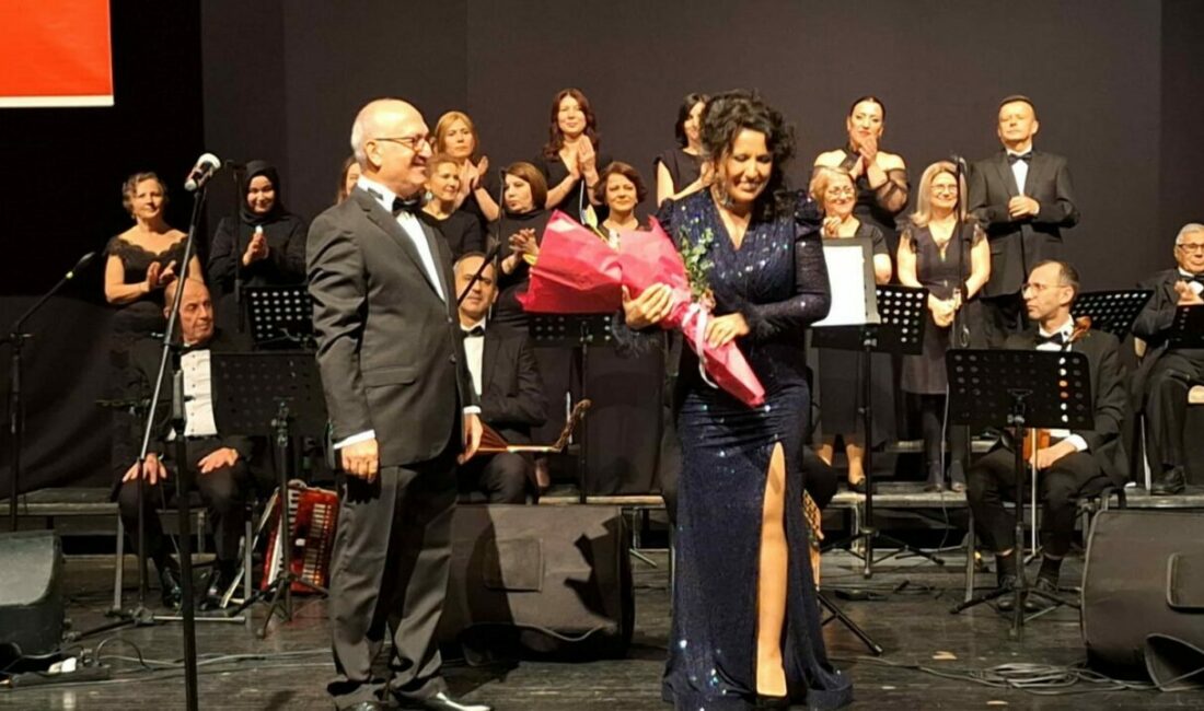 Nilüfer 30 Ağustos Zafer Türk Sanat Müziği topluluğun, Ataevler Magazin