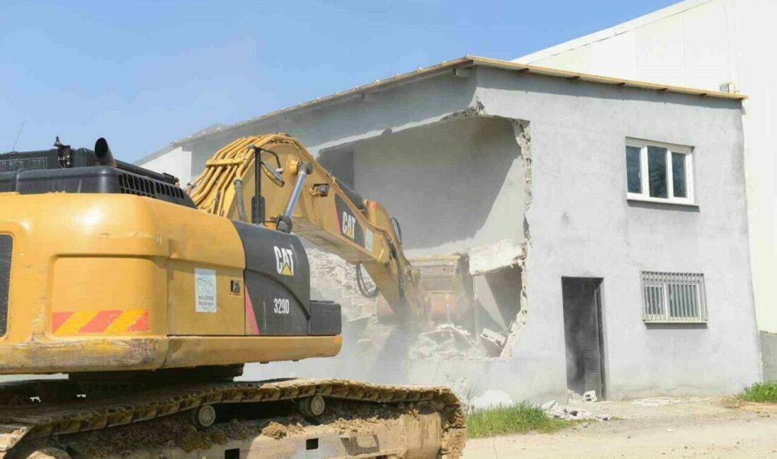 Nilüfer’de kaçağa geçit yok Nilüfer Belediyesi, kaçak yapılarla mücadeleyi aralıksız sürdürüyor. Yaylacık Mahallesi’nde kaçak