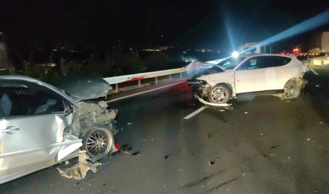 Otobanda 4 araç çarpıştı: 1 ölü, 7 yaralı Gebze-Orhangazi-İzmir Otoyolu Orhangazi yakınlarında 4 aracın karıştığı trafik kazasında 1